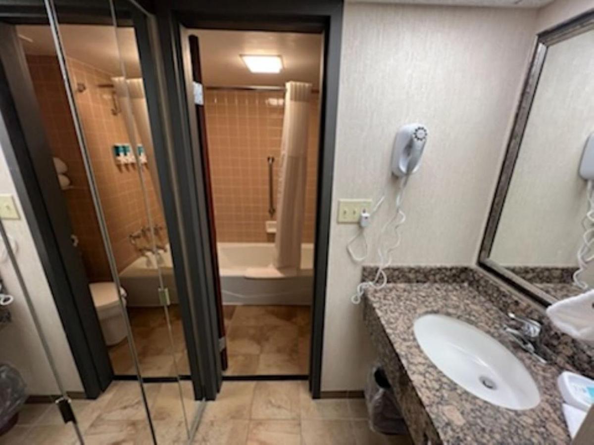Hotel Lotus Kansas City Merriam Экстерьер фото