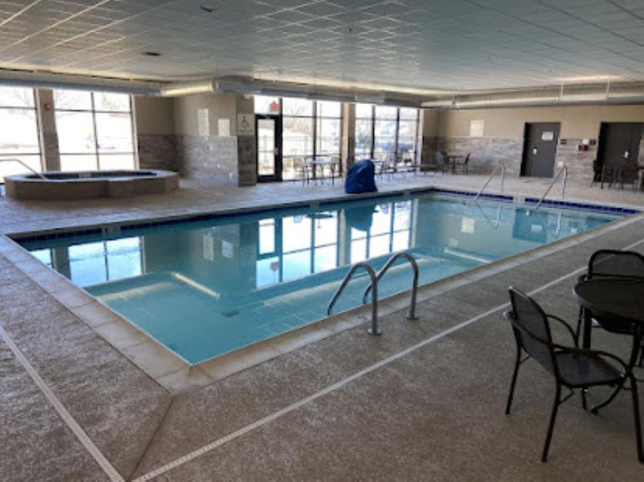 Hotel Lotus Kansas City Merriam Экстерьер фото